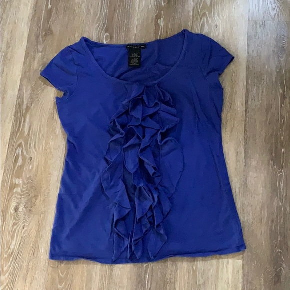 Round Neck Tee with Ruffles EUC - Picture 2 of 4